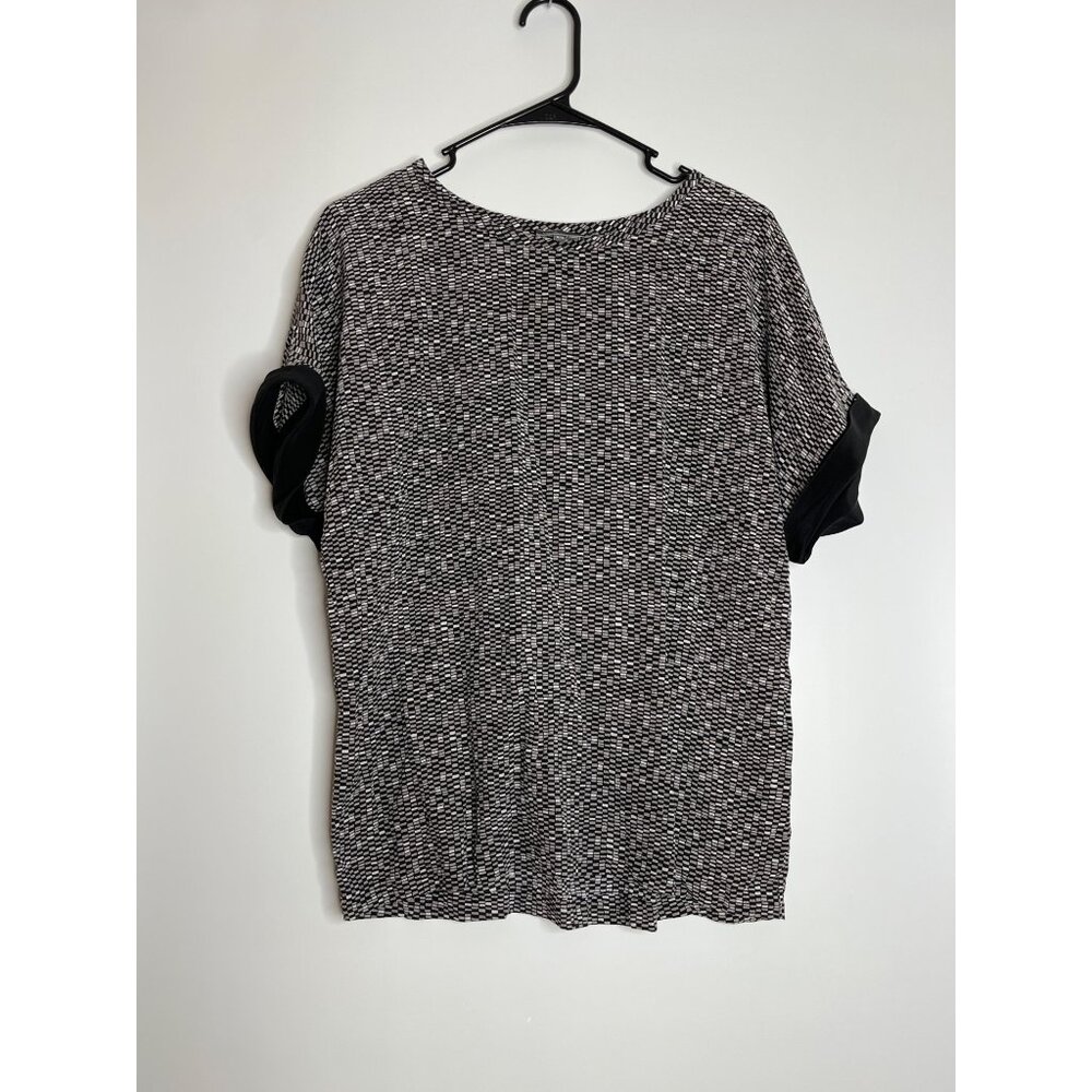 Vince 100% SIlk Cuffed Blouse Black Gray Geometric Print SHort Sleeve Size Small